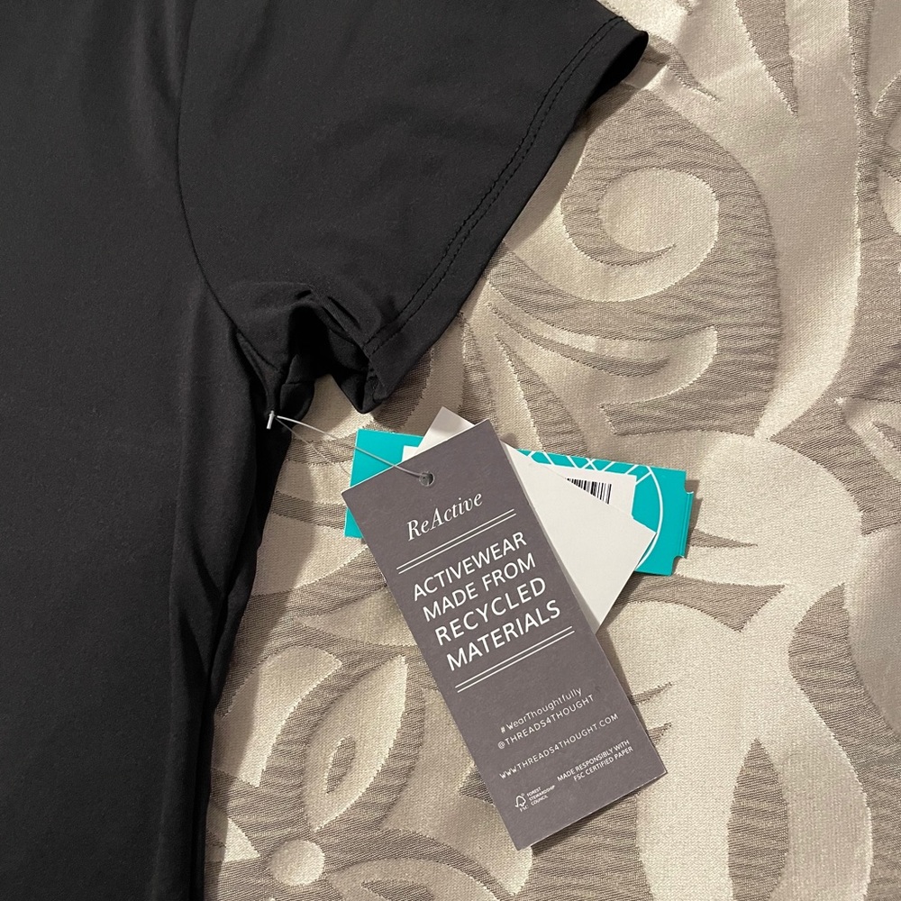 Thread for thought activewear top - Picture 5 of 5